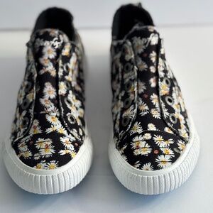 Blowfish black floral